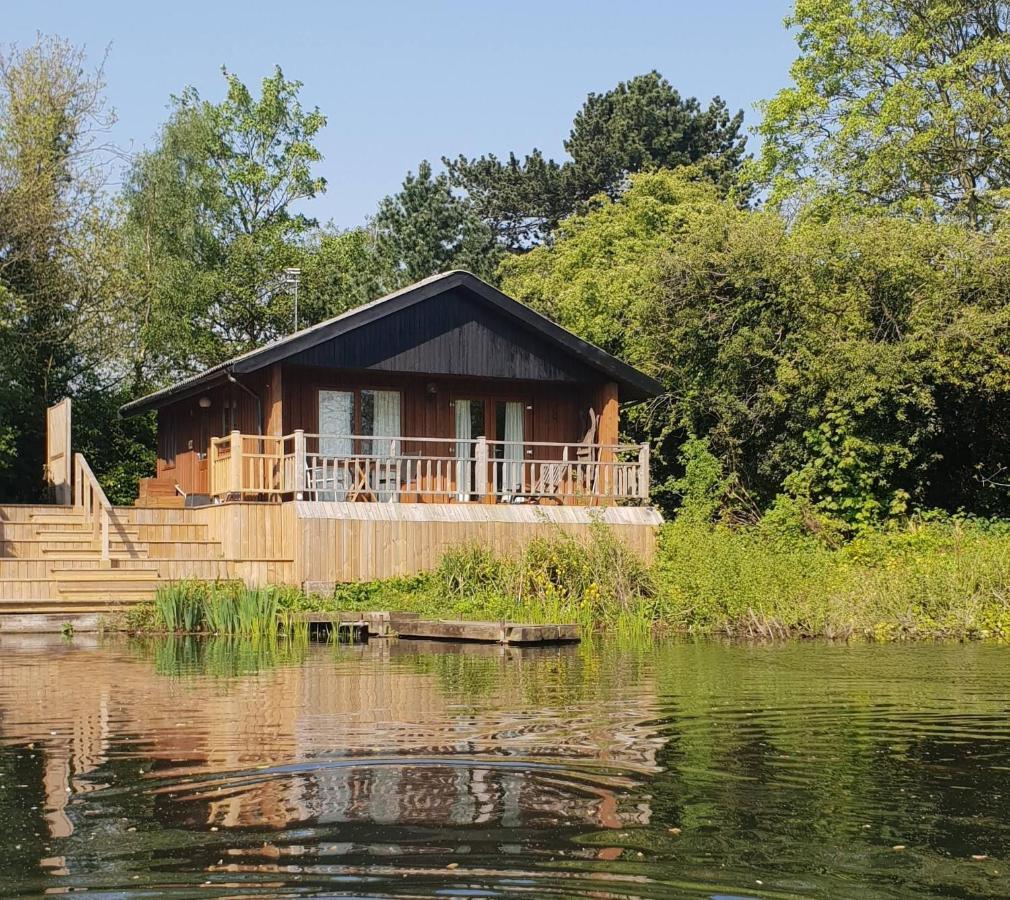 Holly Lodge 12 Hot Tub York Buitenkant foto